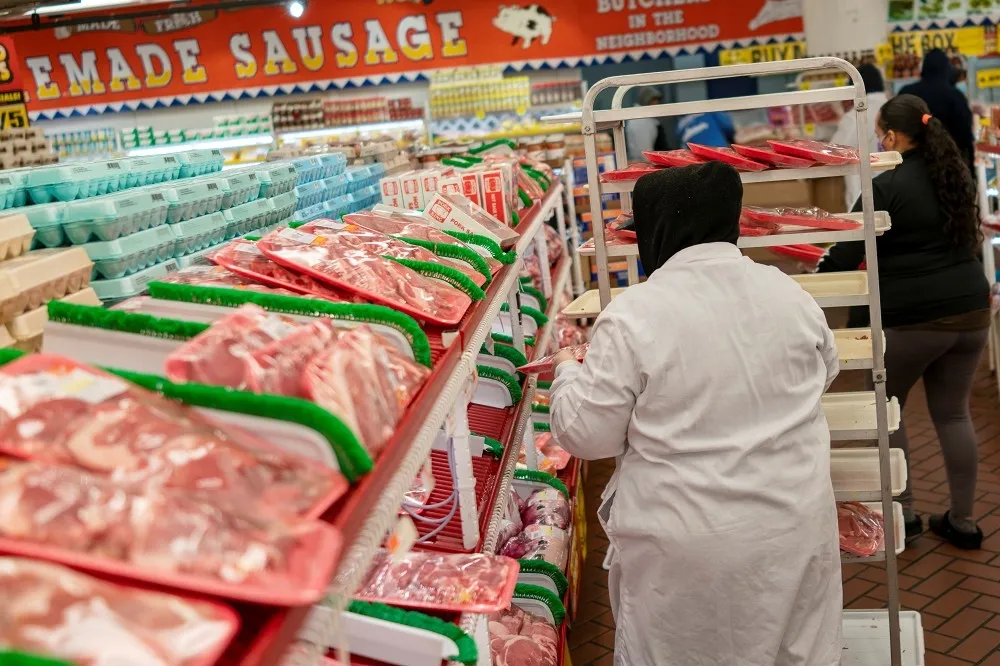 【新冠肺炎】美國Costco、超市紛祭「限肉令」　全美20名肉品包裝工證實確診亡