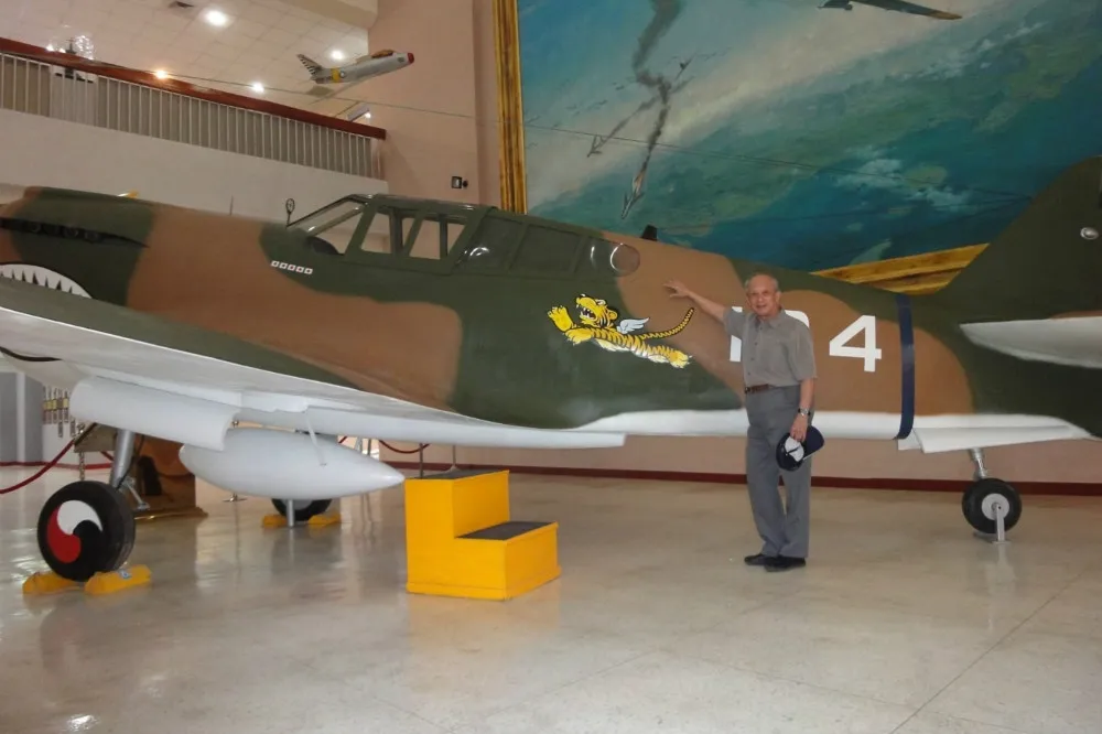 獨自擊落兩架共軍米格17　空軍英雄歐陽漪棻90歲逝世