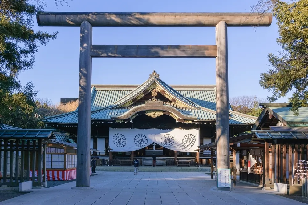 【新冠肺炎】靖國神社出現「殺光武漢人」塗鴉　日本網友懷疑兇手是外國人