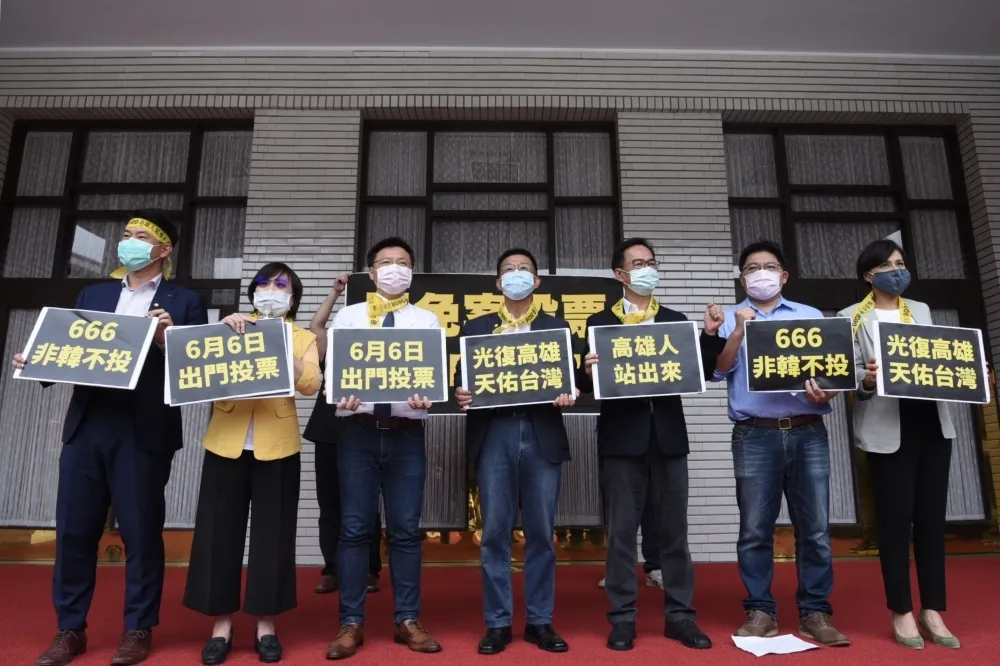 綠委控韓市府阻撓罷免投票　許智傑批：台灣回到戒嚴時期了嗎？