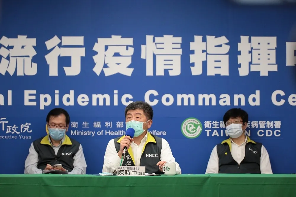 大眾運輸強制戴口罩擬解禁？　陳時中否認：目前不考慮