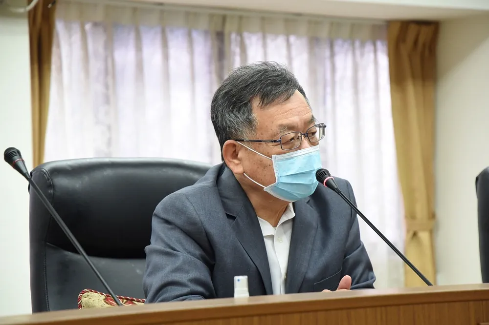 【全台率先解禁】澎湖13日起解除戶外戴口罩　有條件解封八大行業