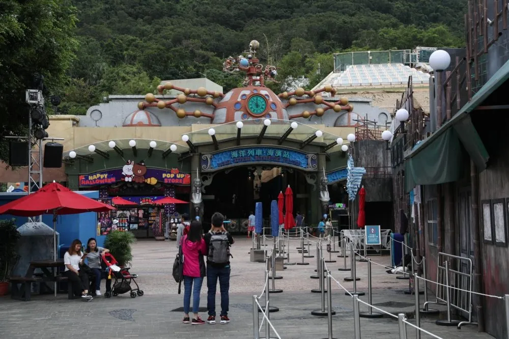 【不敵新冠疫情】香港海洋公園6月宣告破產　2000餘員工失業