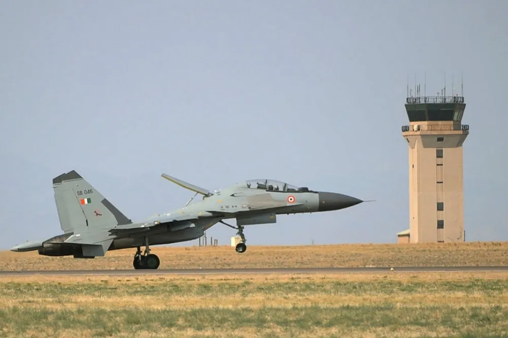 【邊境矛盾】從陸地至天空　中印互派戰機與直升機「宣示主權」