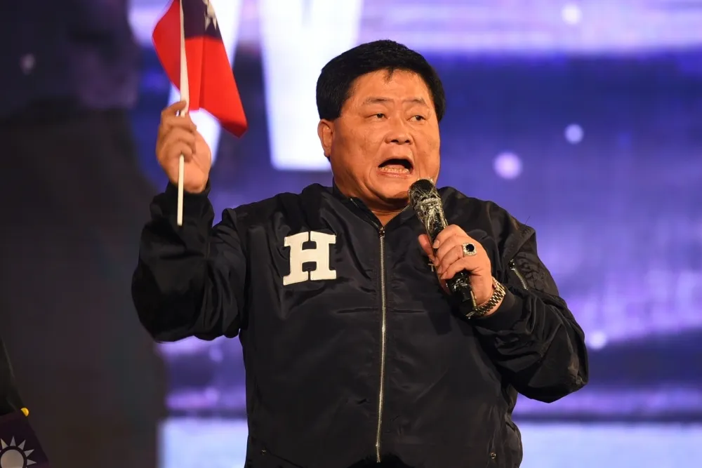 顏清標驚爆赴高雄長庚換肝手術　院方證實：由二兒子捐贈