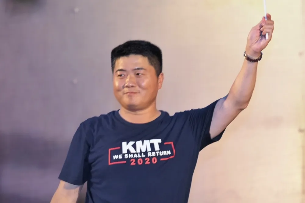 顏清標遭爆換肝　顏寬恒聲明謝絕探訪：家父盼留私人空間