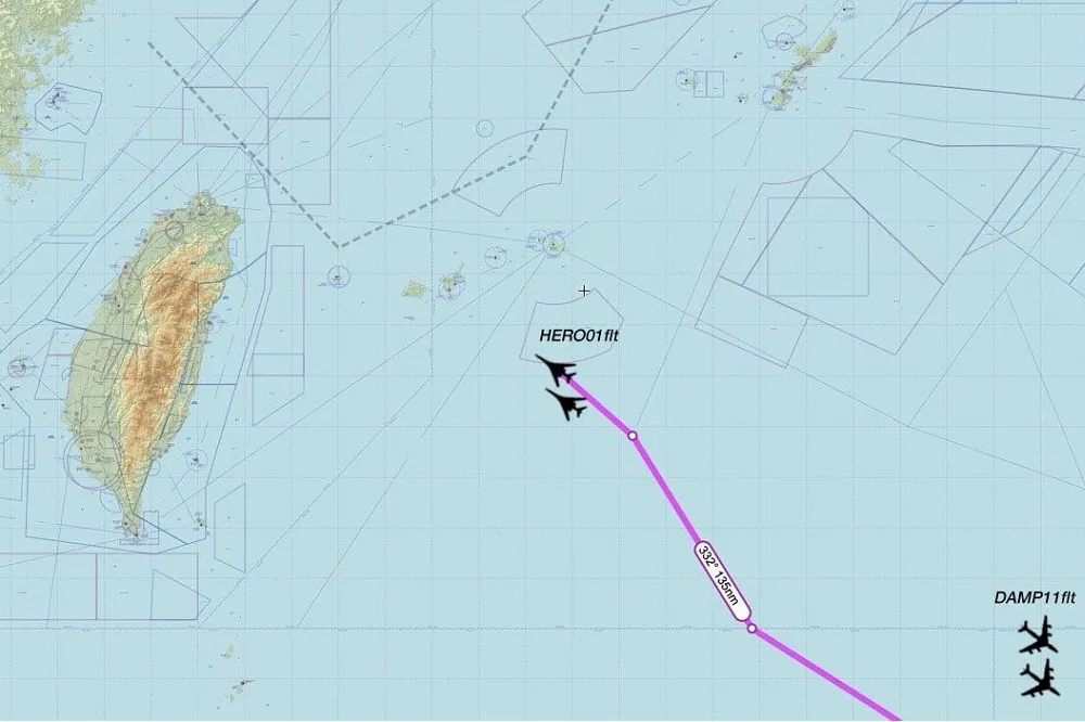 美驅逐艦麥坎貝爾號過台海　兩架B1B轟炸機也飛近我國