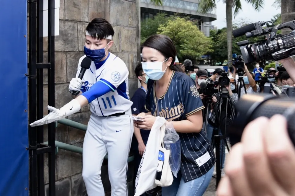 【防疫MVP】中職15日進場人數增至2千　可吃現場販售餐盒