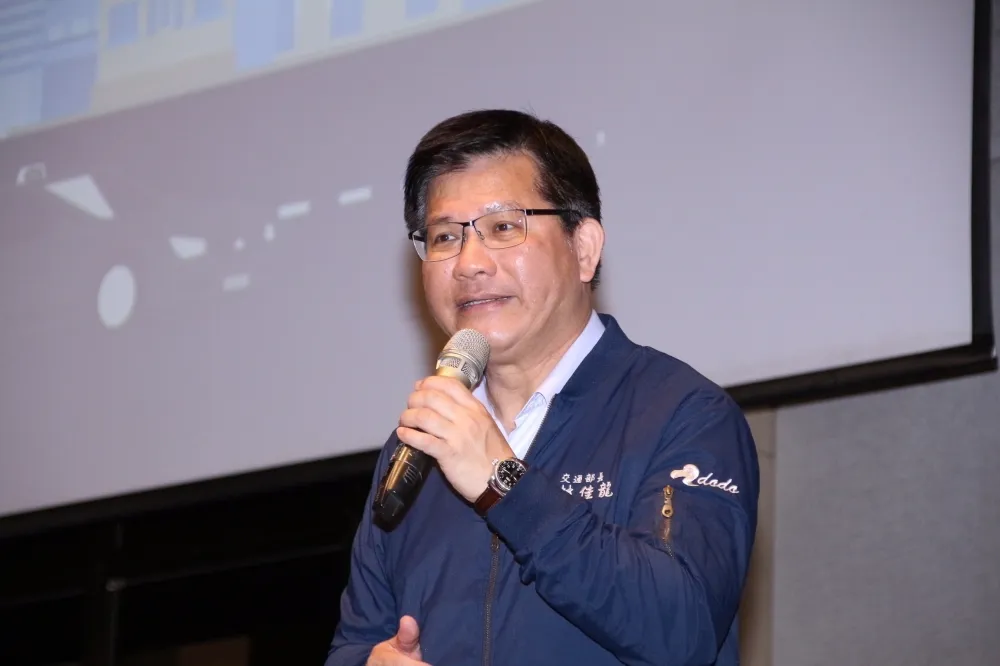 雙鐵飲食禁令6/1鬆綁！　8月擬取消梅花座、不強制戴口罩