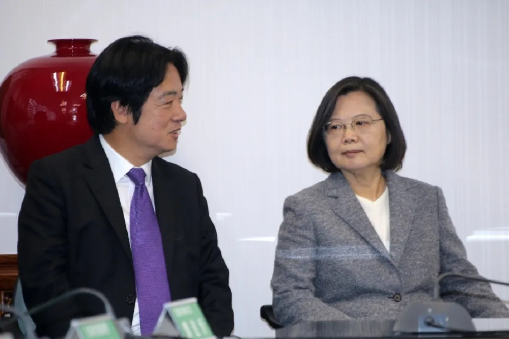 【駭客外流信件1之1】無情蔡英文「密謀」賴清德　擋路者格殺勿論