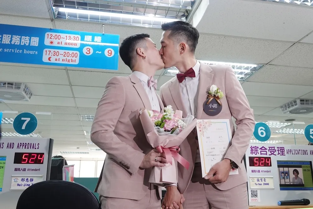 【同婚專法周年】總統府賀電添「暖心選項」　蔡英文：很樂意給大家祝福
