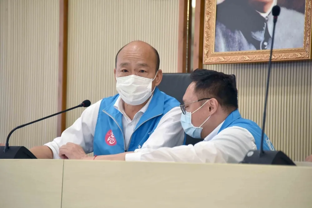 【罷韓緊繃】韓國瑜備詢拆彈才遭內鬼突襲　又爆公務員擺爛不服從