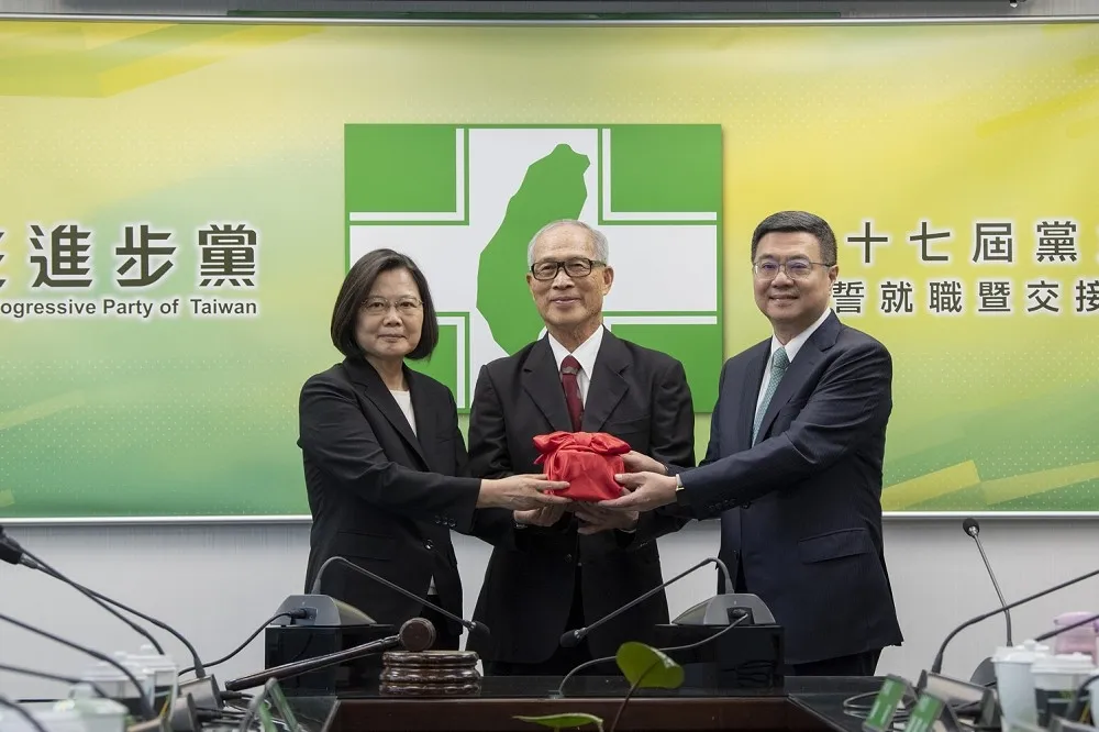 【回鍋黨魁】力邀「辣台派」入黨　蔡英文：將重用年輕人並強化網路社群