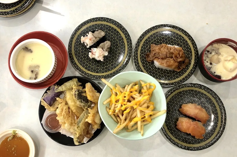 【日本迴轉壽司 5】被壽司耽誤的定食店 HAMA 壽司！小心不要踩到這些雷