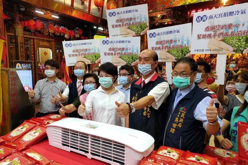 向學生「討恩情」？台中市府為學校設備捐贈者「冠名」引爭議