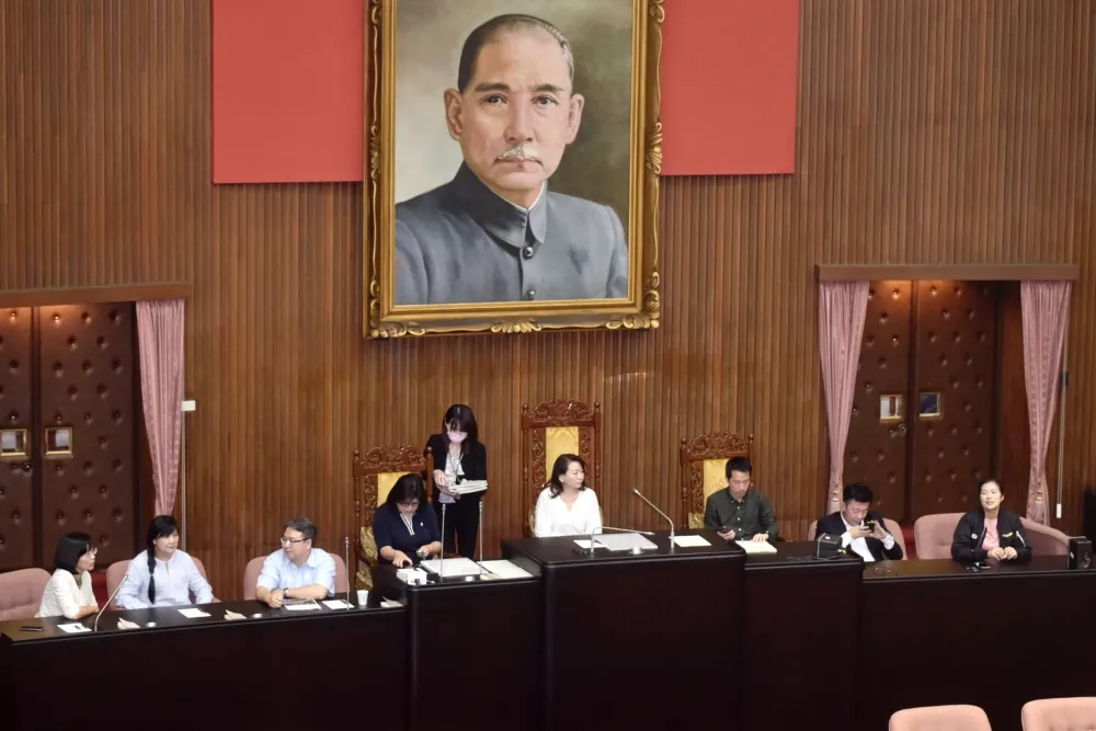 【東廠人事案】民進黨甲級動員　一早占主席台「確保投票順利」