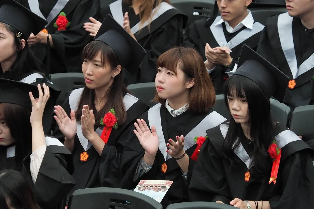 【新鮮人薪情】學士平均29K碩士32K　93%企業願聘應屆畢業生