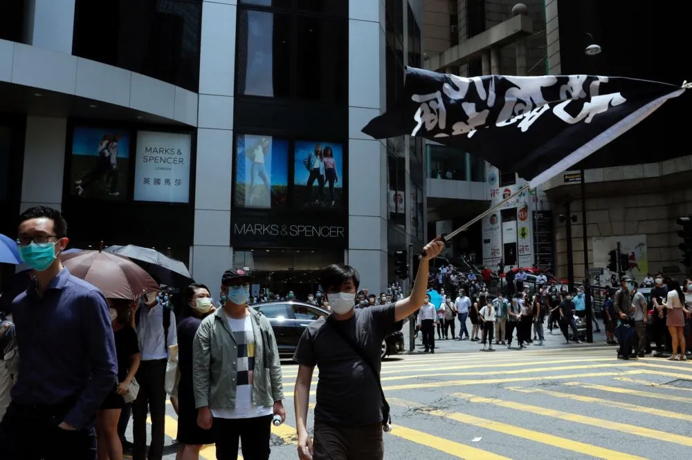 【港版國安法】英國外交部提供港人申請公民便利　內政大臣：捍衛自由權利