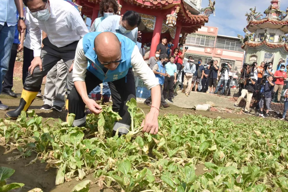 韓國瑜視察農損排滿檔　缺席罷免說明會原因「由鄭照新代答」