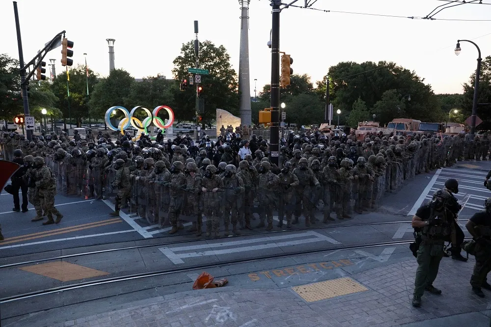 【佛洛伊德之死】亞特蘭大警察發催淚彈清場　紐約宵禁仍無法阻擋示威