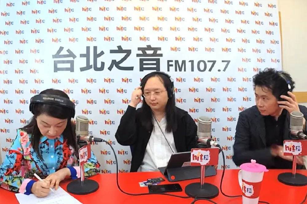 健保卡買三倍券陷個資外洩風險　唐鳳：只有讀取紀錄