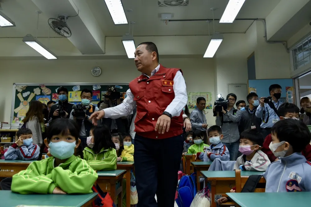 【最早解禁】新北7日起校園不強制戴口罩　周末及假日開放民眾運動