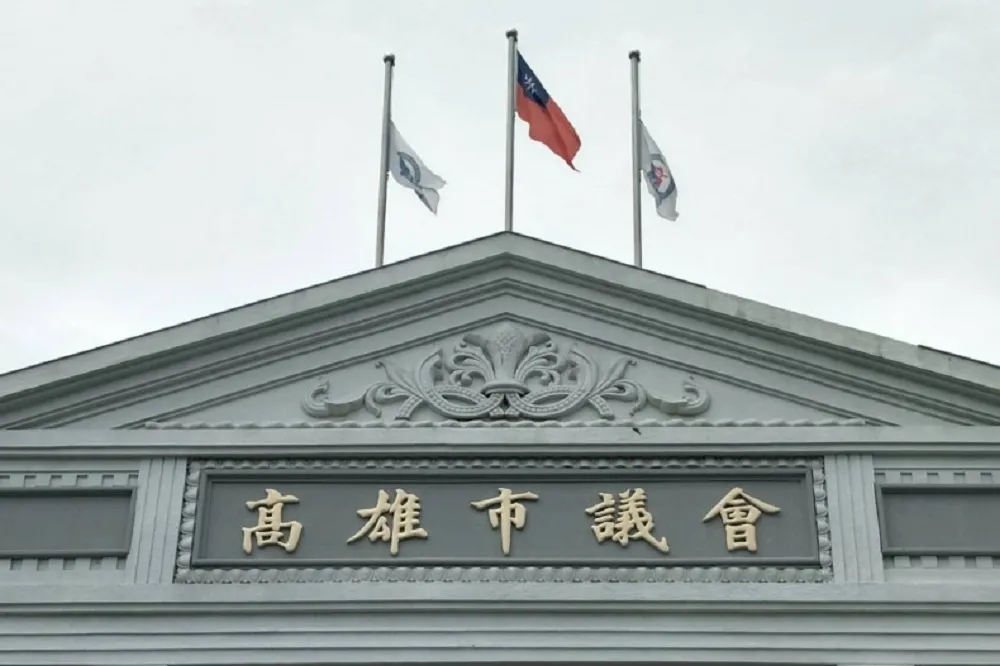 高市議會「降半旗」至議長出殯　8日早上10點起開放各界弔唁