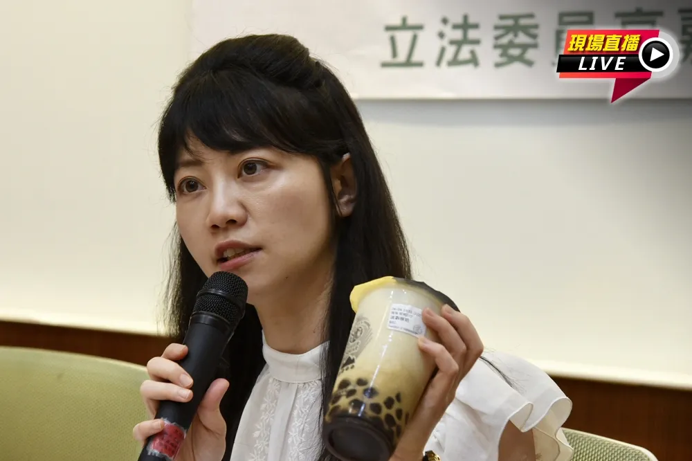 【直播】高嘉瑜舉行記者會　要求手搖飲應強制標示糖量、熱量　