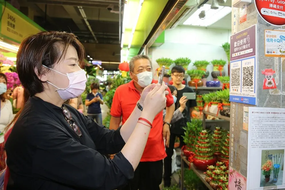 北市三倍券綁敬老卡　「花3000補3000」