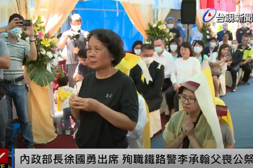 【殺警案】李承翰父親16日出殯　李母不聽庭「開一次痛一次」