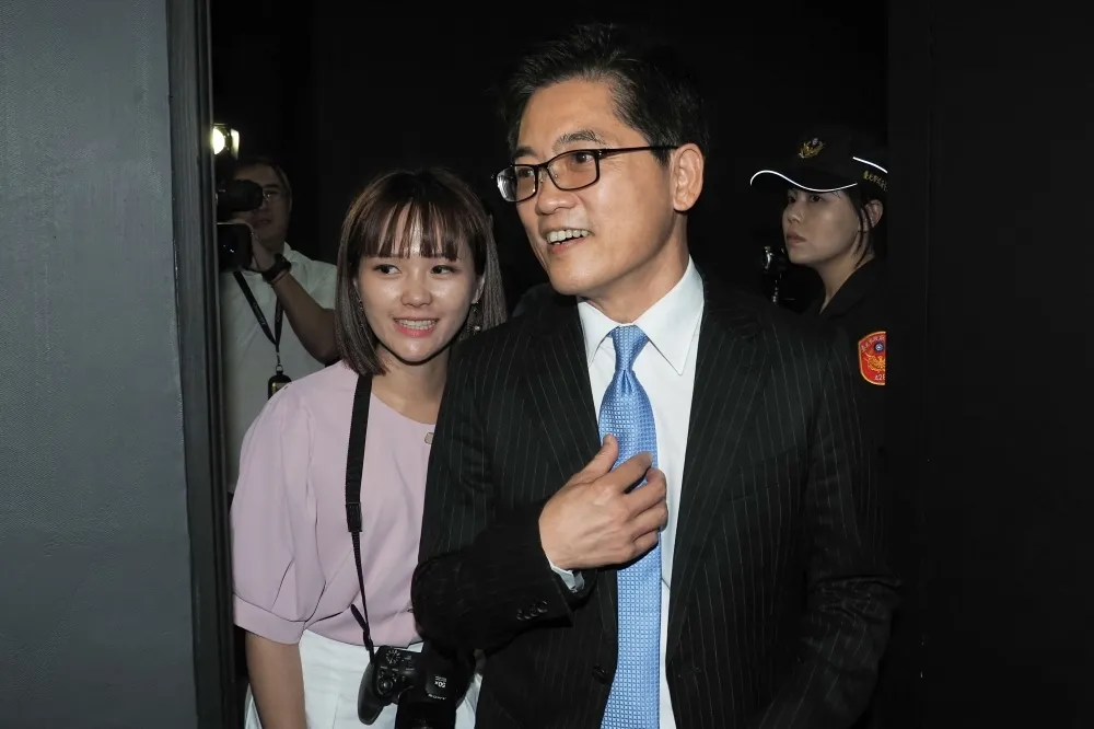【藍綠強烈反彈】監院副院長生變！　黃健庭未現身府人事記者會