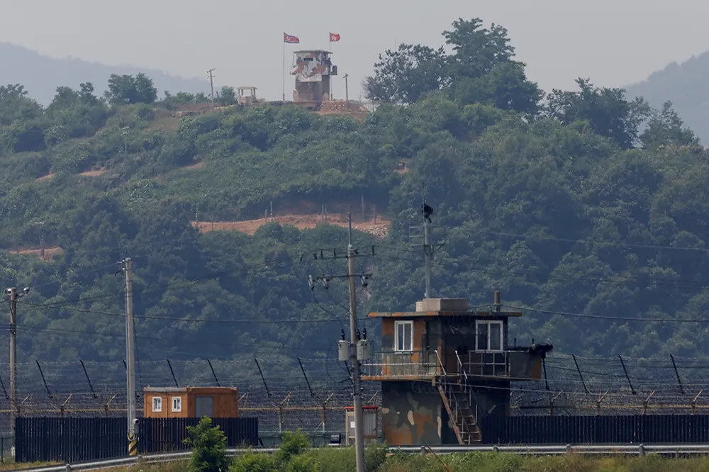 【朝鮮半島戰雲】北韓軍隊進駐非軍事區哨站　兩座「炮門」均已打開
