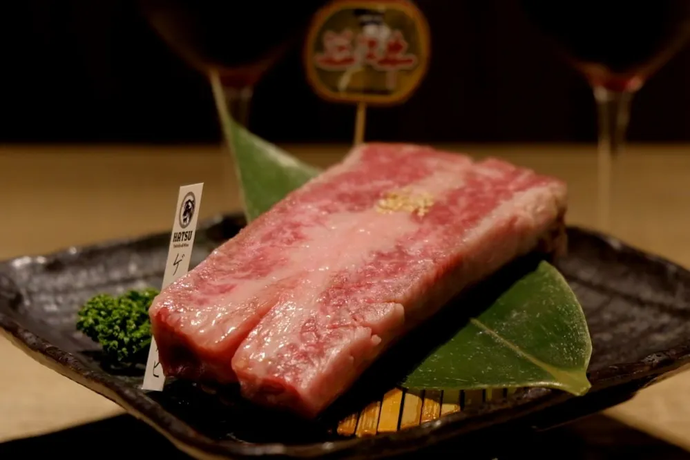 【有肉片】和牛燒肉全制霸！HATSU 和牛燒肉專門店－燒肉界的約會聖地