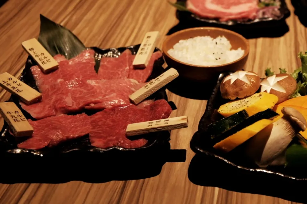 【有肉片】和牛燒肉全制霸！「南島山喜屋」和牛套餐只要 980 元！