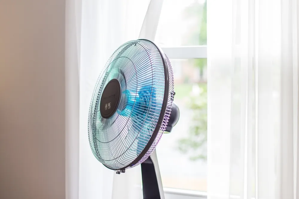 電風扇這樣擺效果最好！能源專家教你六大冷氣省電妙招（下）