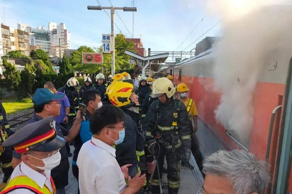 【自強號驚魂】男子清晨咆哮「殺全車」　下午再爆車頭竄煙