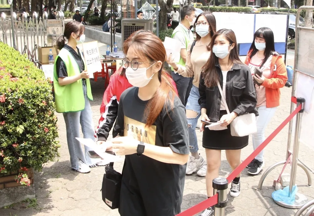 《民法》將下修成年年齡至18歲　法務部：7月中後啟動配套修法