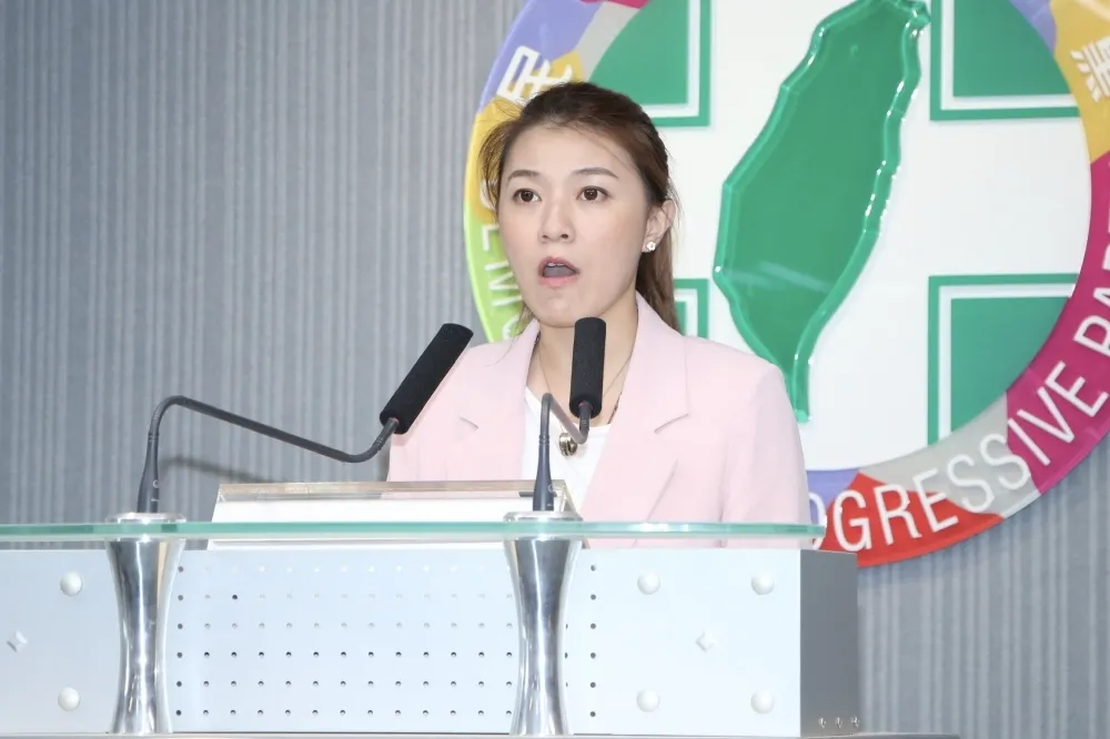藍委破門霸占議場　民進黨批：踐踏自己國會議員的尊嚴
