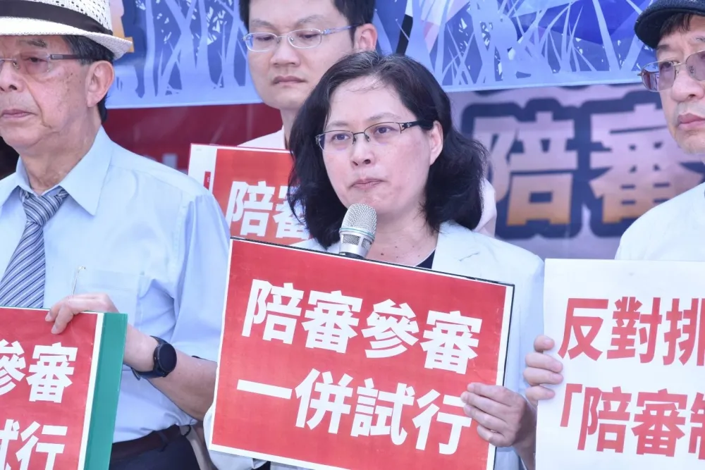 國民黨占領議場　民眾黨批民進黨：「結構上踩踏小黨」的後果