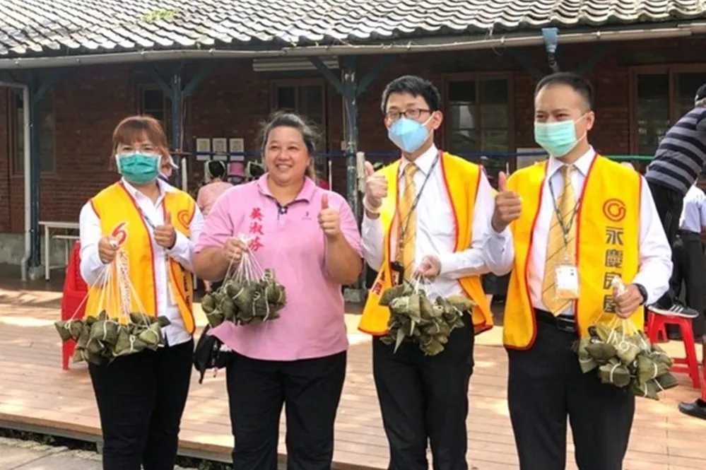 歡慶端午！永慶房屋深耕社區　與居民一同包肉粽、做香包