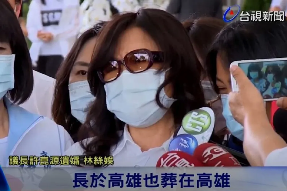 不滿丈夫墜樓遭酸「賭很大」　許崑源妻林絲娛告定梁文傑
