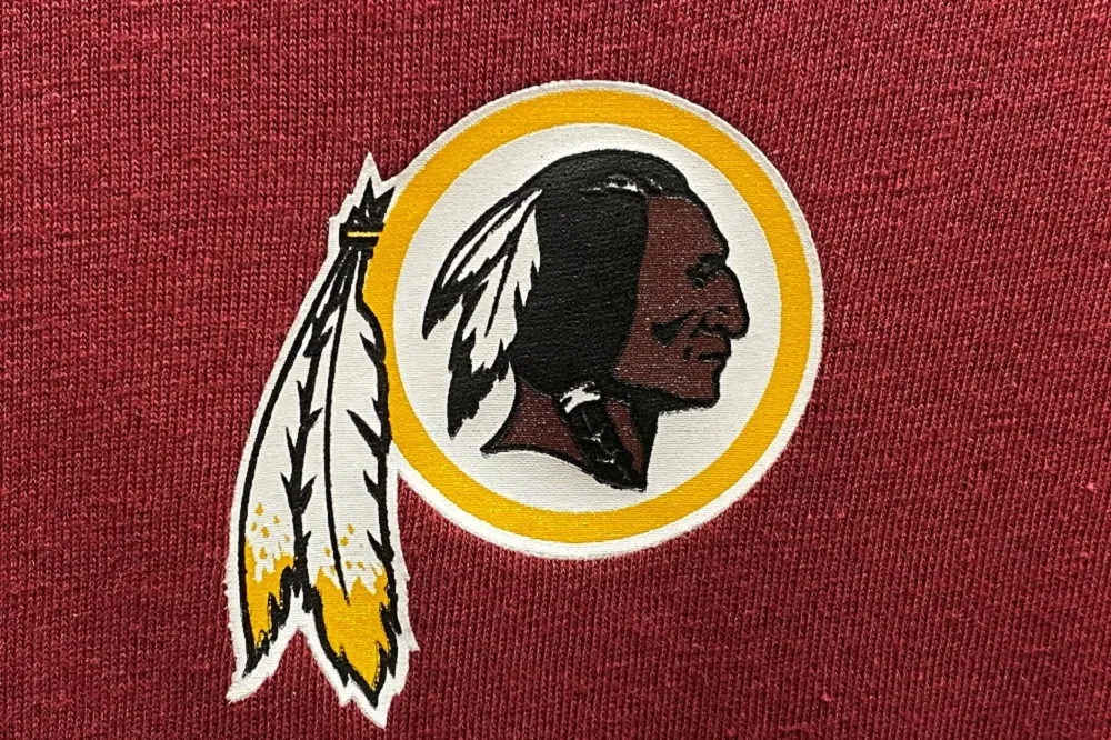 不敵贊助商施壓、平權浪潮　NFL華盛頓紅人隊宣布檢討隊名