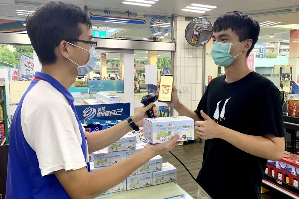 口罩通路再 ＋ 1！中油 210 家指定直營加油站可購買成人、兒童醫療口罩