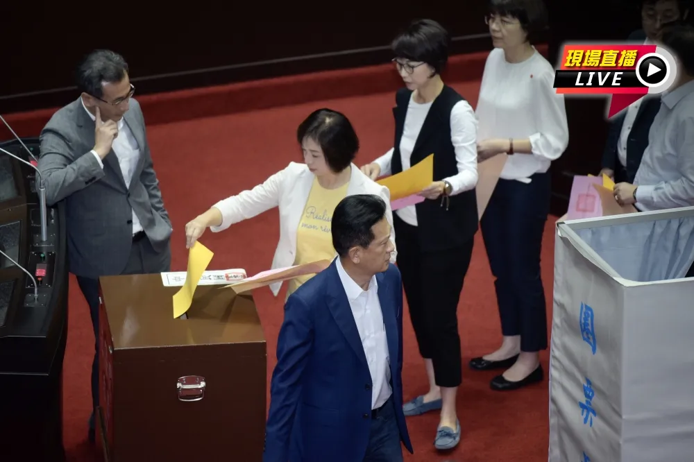 【直播】考試院人事同意權投票　國民黨團議場舉牌杯葛