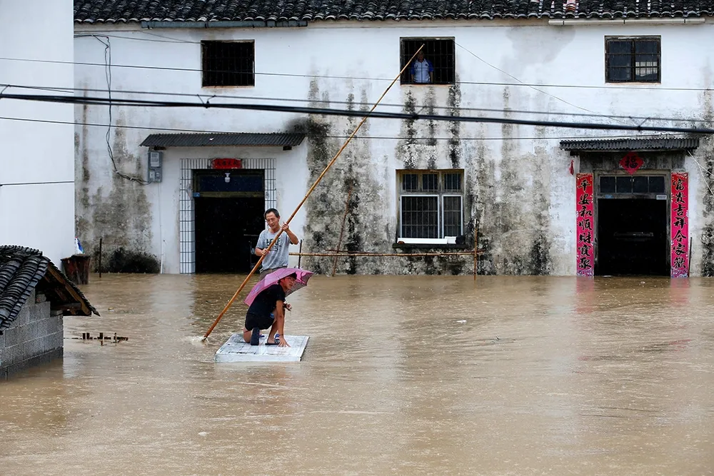 中國暴雨移往合肥南京　歙縣3000噸茶葉「泡湯」負責人急哭