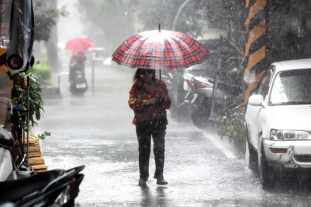 下班小心「褲濕啦」！　北北基桃宜竹6縣市大雨特報