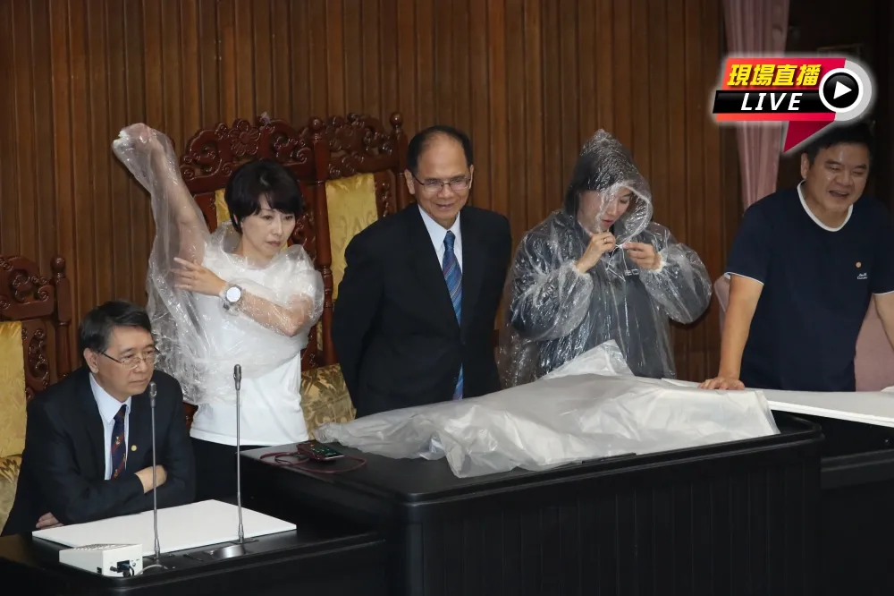 【直播】立院陳菊人事案開票ing　水球滿天飛