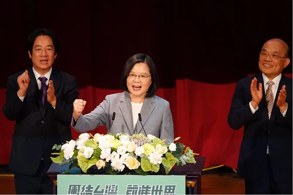 社評：蔡英文要有勇氣辭卸黨主席