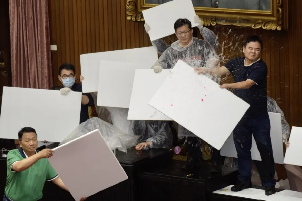 陳嘉宏專欄：丟了一整箱的水球　國民黨想改變什麼