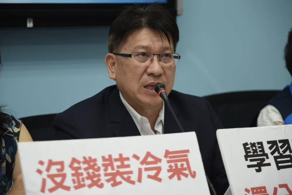 質疑「掮客黑手操控中油」　藍委控：政府新南向養出新買辦